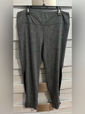 Women's Charcoal Gray Capri Leggings with Black Side Panels
